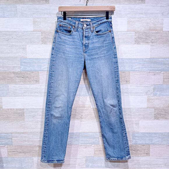 Levis Premium Wedgie Straight Fit Jeans Blue Light Wash High Rise Womemns 25 - Picture 1 of 9
